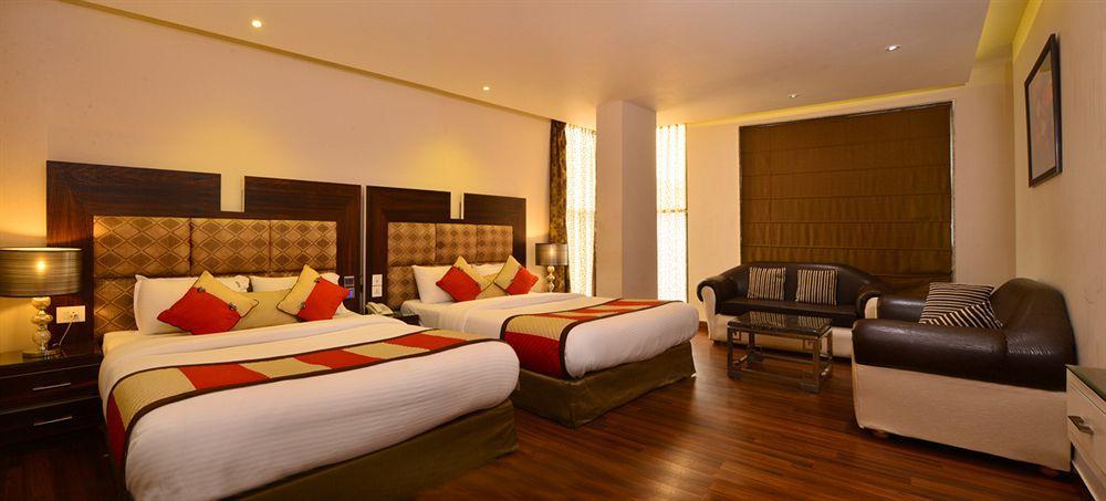 Hotel Uppal International, Near New Delhi Railway Station Buitenkant foto