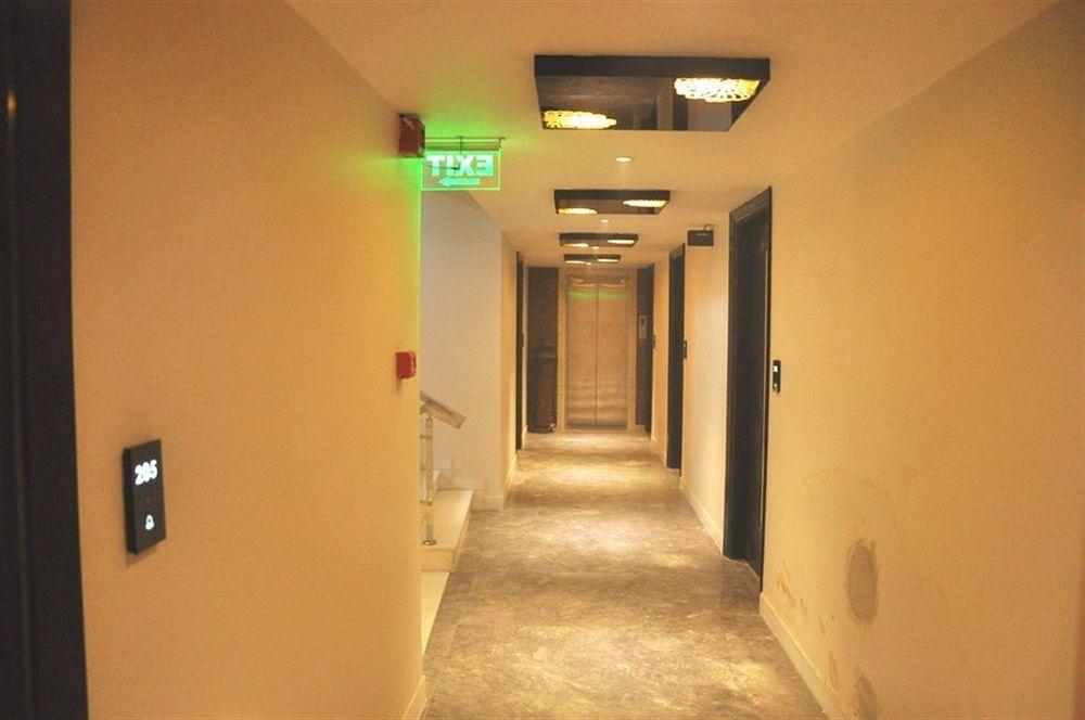 Hotel Uppal International, Near New Delhi Railway Station Buitenkant foto