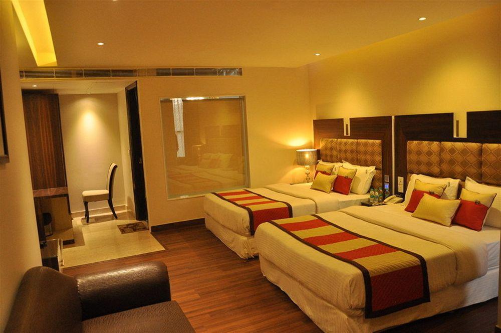 Hotel Uppal International, Near New Delhi Railway Station Buitenkant foto