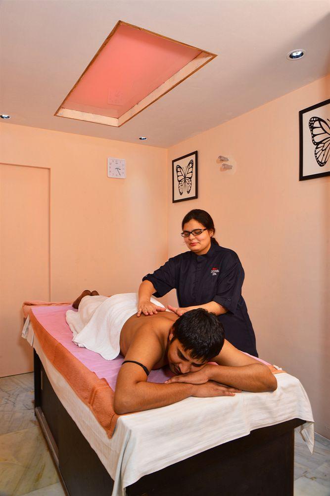 Hotel Uppal International, Near New Delhi Railway Station Buitenkant foto