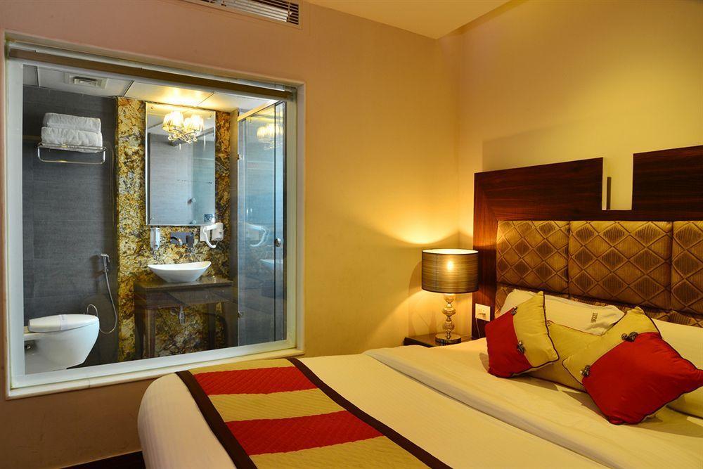 Hotel Uppal International, Near New Delhi Railway Station Buitenkant foto